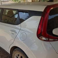 صول بيضاء اللون رقم انكليزي  محرك دوش ٢٠٠٠ بإسمي  اشاير بالمري .. حساس...
