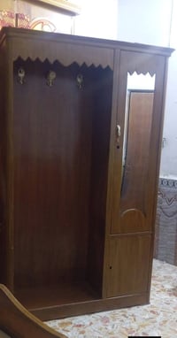 جرباية • ميز مراية • زاوية