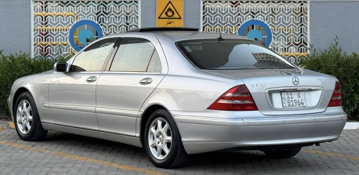 mercedes s320 2002
غواصة 2002 s320 ماشية 214 الف كيلو باب طويل صبغ ثلاث قطع رش جمالية رقم بغداد انكليزي جديد وهزة جديدة مواصفات فول الفول :
-محرك 6 سلندر v
-نظام جوبلس تصعد تنزل شغال
-سلايد روف 
-بصمة ابواب
-كراسي جلد جدا نظيف
-كراسي امامي خلفي كهرباء
-كراسي امامي خلفي تدفئة تبريد
-كراسي اماميات خزن ميموري
-تجاوي امامي خلفي كهرباء
-ستيرن كهرباء مع تحكمات ستيرن
-بردة خلفية مع بردة ابواب
-تبريد امامي خلفي منفصل 
-شاشة مع تلفزيون
-اشاير بالمرايات مع شفط 
-لايتات زينون داينمك
-زراك لايت
-حساسات امامي و خلفي
-انظمة قيادة
-داخل اسود مطعم بصاج
-بصمات عدد 2 مع ريمونت تحكم بالمسجل او شاشة
سيارة جديده جدا متتقارن بالتعبانات ولملزكات مكاني بغداد حي الجهاد سعر 137 ورقه وبيها شي بسيط 
***********
