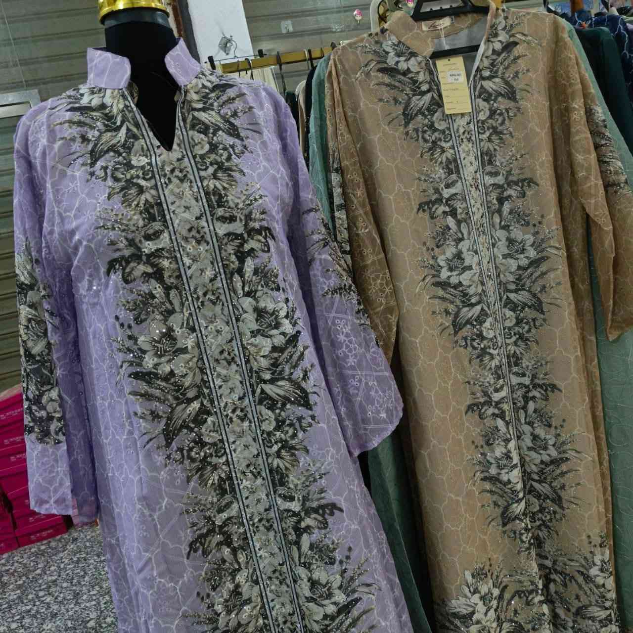 دراعات كويتي قطع اخيره عليهم تخفيضات 
يوجد توصيل لكل المحافضات


**إذا كنت صاحب هذا الإعلان وتريد حذفه لأي سبب، رجاءا أرسل رسالة إلى الدعم الفني**