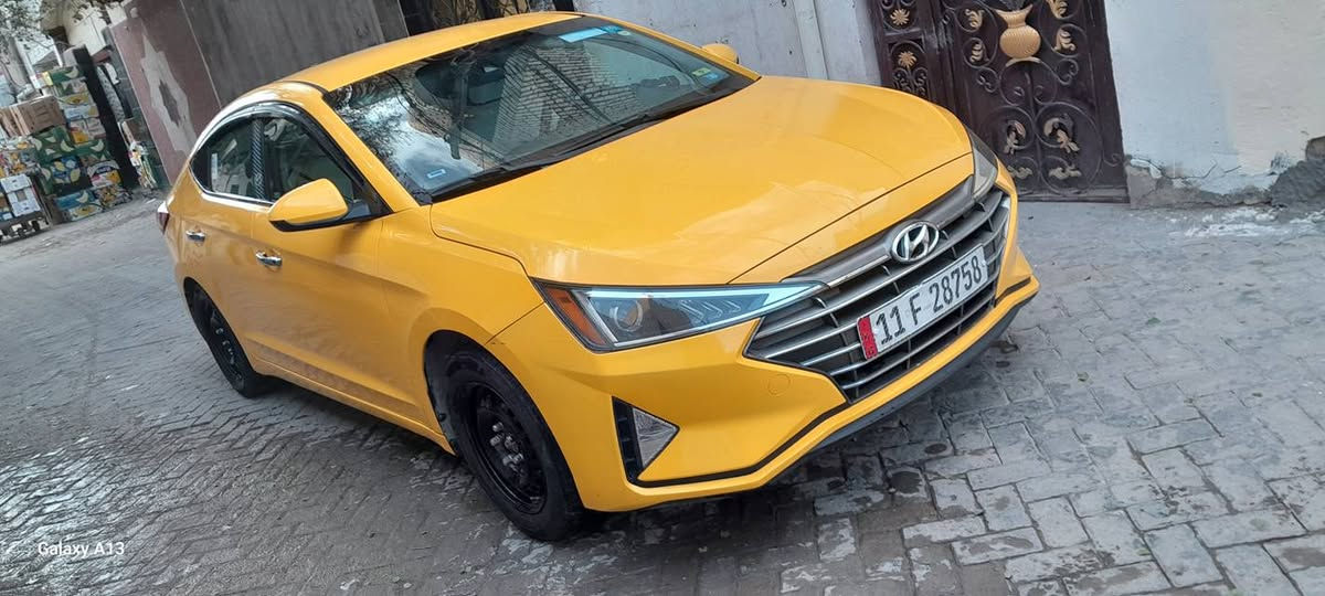 السلام عليكم
النترا ١٩ وارد امريكي 
حادث موجود بل منشور 
كير مكينه مكفول 
مواصفات نص فول
السياره بسمي تحويل ثاني يوم 
ماشيه ٨٢ ميل 
السعر ١٤٣ بيه مجال حك الجيه وتدلل 
اي ستفسار هذا رقمي ***********
