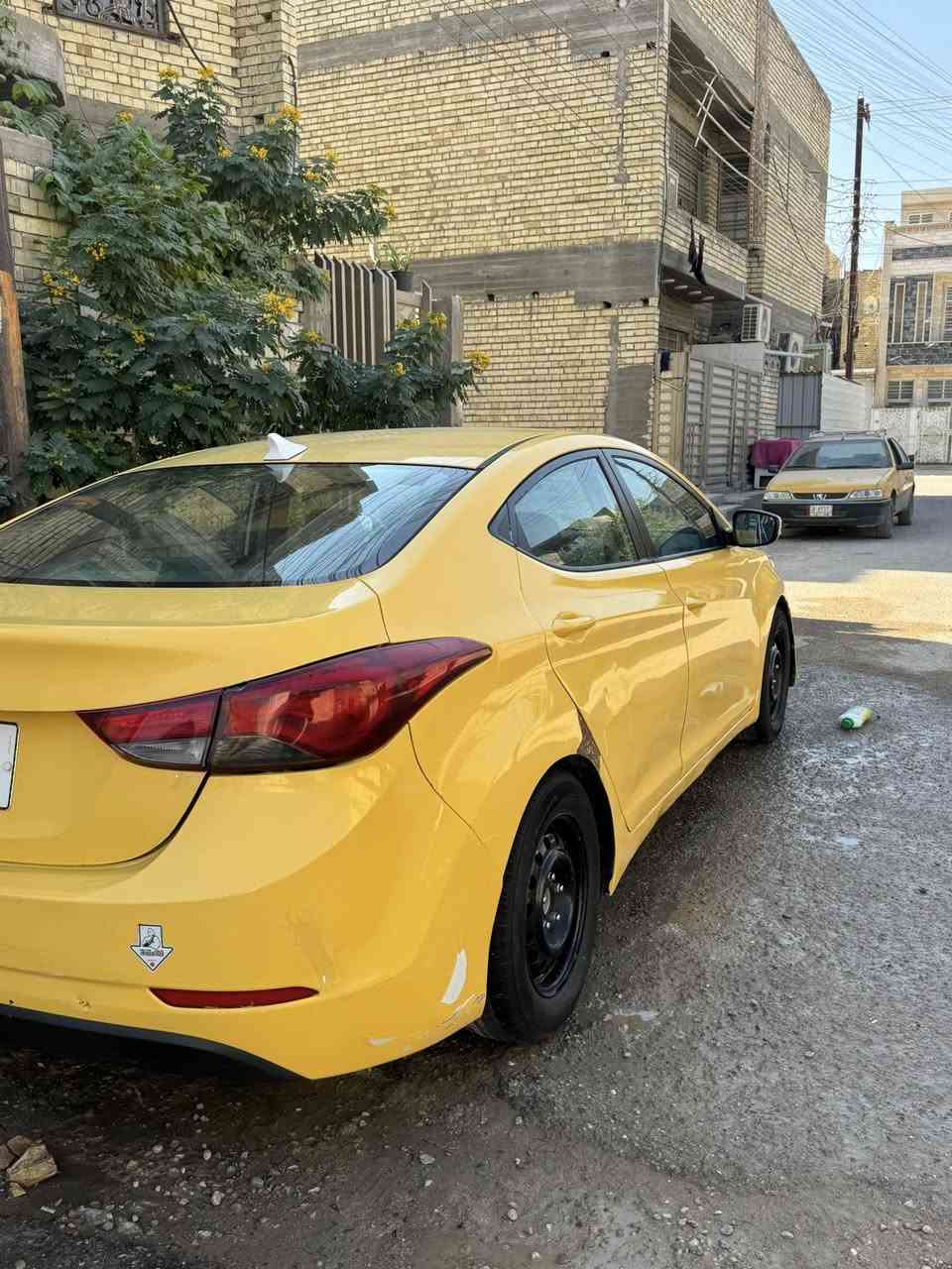 السلام عليكم النترا 2015 رقم بغداد بسمي تحويل ثاني يوم  السياره حادثها جاملغ ايمن والسياره  اللغود وشواصي كفالة عامة السيارة نصبتها حلوة السعر 114 وبيها مجال قليل مكاني بغداد الرئاسة رقم الهاتف ***********
