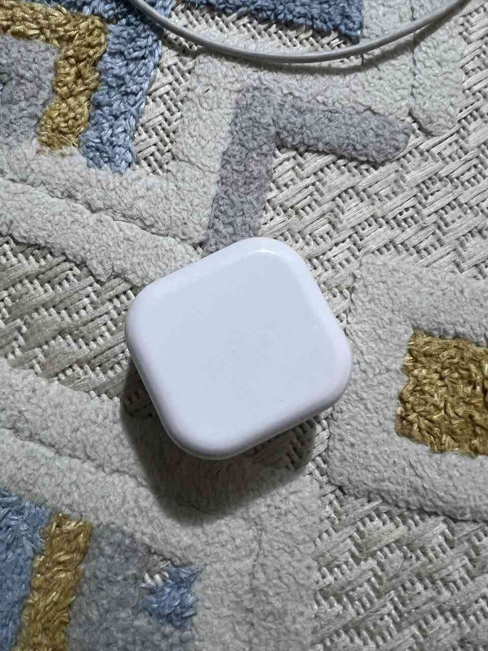 السلام عليكم شاحنه مال آيفون للبيع اصليه كلشي ما بيها سعر 30
***********
