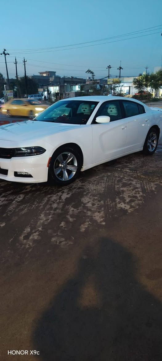 جارجر sxt 17
كلين تايتل فقط بيها رصعه 

كلشي بوضع شركه
شاشه جبيره كار بلي 
كشانه تدفه خلفي امامي 
تحكم كشن 
محدد سرعه 
مودات سترين 
هوايه موصفات معروفه 
بدون بنوراما 
رقم سليمانيه 
٢٢٥ بيها مجال شي بصيط 
تحويل شرط نفس يوم 
اخون فيس ماتواجد فقط 
اتصال وتساب
***********
