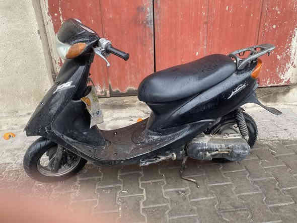 سلام عليكم دراجه عصفورية كاملة فقط عداد ميشتغل دراجه مثل مشوفها بصور مرتبة اشاير الخلفية والمامية يشتغلن  وكلوب امامي خلفي شغال مكاني بغداد الاعظمية سعرها 300 تصعد بدراجة شوفها وجيكها زين يمي وسهله نتناقش بسعر دراجه حلوه ونضيفة تواصل على هاذه رقم ***********
