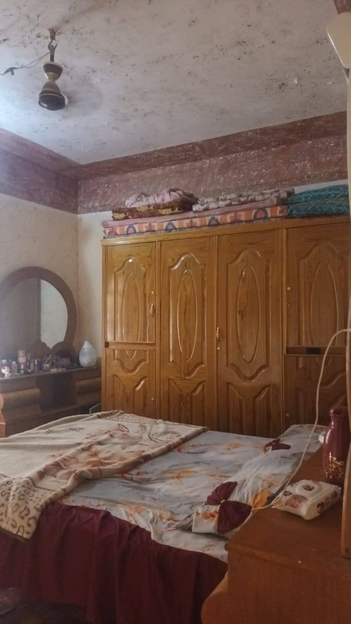 سلام عليكم مشتمل زراعي بحي ابو سديره قرب حسينيت ام بنين مساحة 135متر طابقين طابق الفوك هيكل الستفسار عله هاذ راقم ***********
