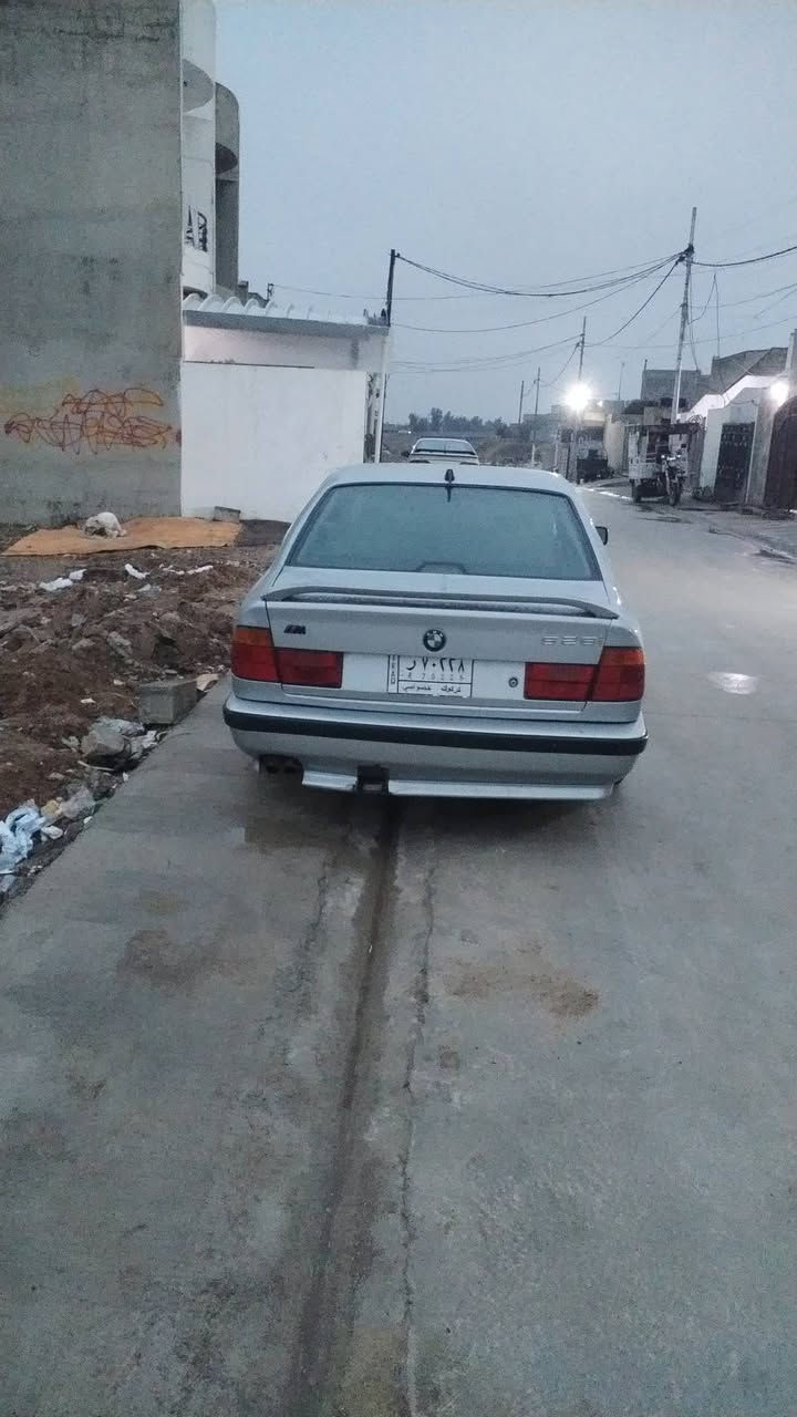 سلام عليكم  اخوان بي ام للبيع او مراوس موديل 1995حجم 525محرك كبس كير محرك شرط لا صرف تبريد شغال  بخار مشروع وطني السنويه جديد ٢٠٢٩يلا ينتهي  صبغ عام  اصل او فصل  السعر  50 او بي مجال  ترهم  مراوس  اب اوبل اميكه ***********
