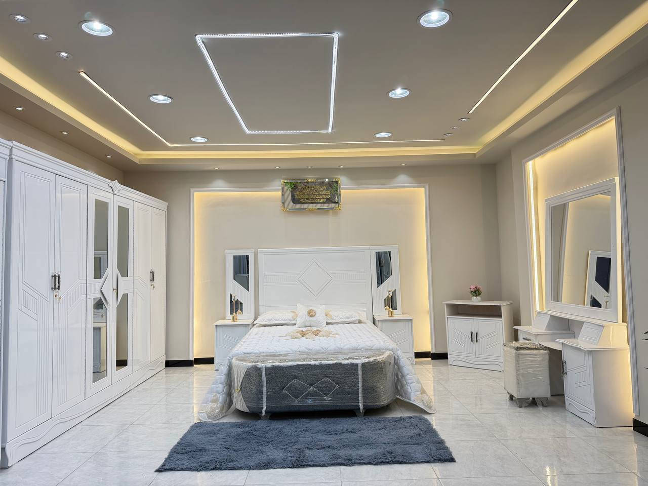 مليون الف  فقط سعر الغرفه
🔥 عروض الأثاث المميزة 🔥
💰 غرفة نوم كاملة بسعر مليون فقط
✨ سعر ثابت في كل معارض العراق ✨

✅ 8 قطع كاملة
✅ صناعة نجارة عراقية فاخرة
✅ الوجه MDF درجة أولى (سماكة 4 ملم)
✅ الداخل معاكس خشب (سماكة 3 ملم)

📐 المواصفات:

كنتور عرض: 3.20 م × ارتفاع: 2.20 م

سرير بلوك مع 6 أرجل ثابتة

قياس السرير: 200 × 160 سم

ظهر السرير براغي

➕ الإضافات:

💺 شازلون وطابوريه: 50 ألف فقط

🛏️ دوشك نوعية أولى: 100 ألف

🛏️ دوشك نوعية مميزة: 150 ألف

🚚 توصيل لأي منطقة ببغداد بكروة، وكذلك لجميع المحافظات بكروة

📍 عنوان المعرض: بغداد / الأمين الأولى / ركن شارع الأرامل

⚡️ لا تضيع الفرصة – غرف نوم عصرية وبسعر ما يتكرر! ⚡️


**إذا كنت صاحب هذا الإعلان وتريد حذفه لأي سبب، رجاءا أرسل رسالة إلى الدعم الفني**