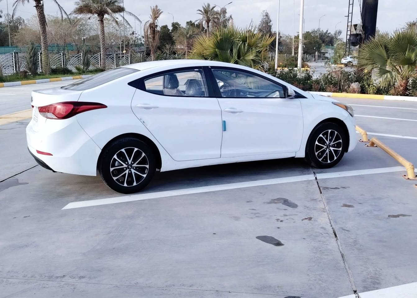 السلام عليكم النترا 2016 خليجي محرك 1800دوش رقم بغداد بدون صبغ قطعه وحده تبديل بلادي نفس اللون جاملغ أمامي الأيمن بدون دواخل السعر ١٢٠ بيها مجال
***********
