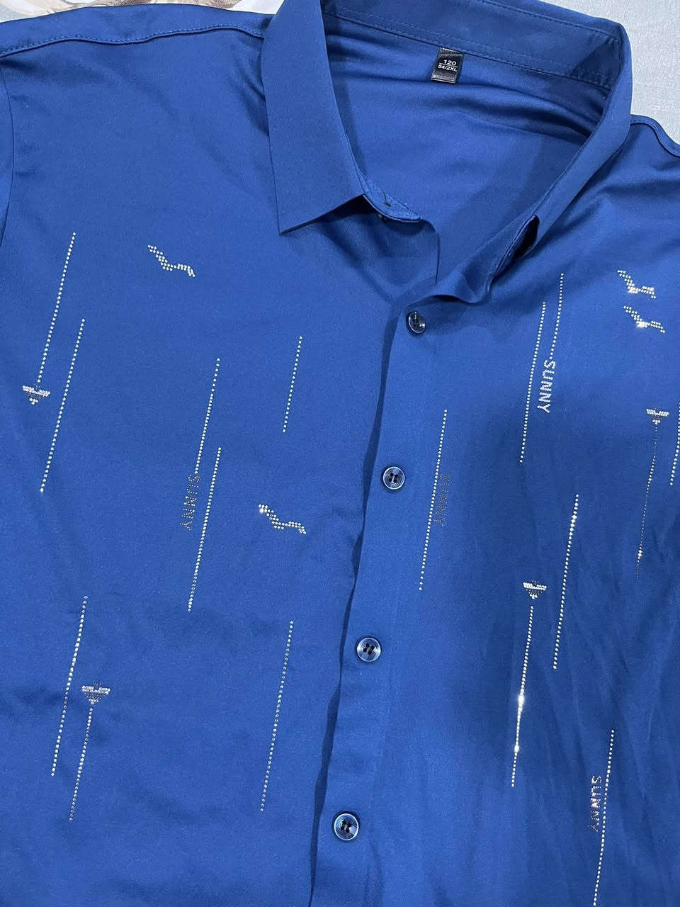 كابوي ولادي جديد بالعلامة غير ملبوس 
وقميص ايضاً يجنن قماش رجالي غير ملبوس 
وروب ينراد كوي فقط نوعيه ثقيله من خلف بينوا نقشه ومن اردان فقط يحتاج كوي


**إذا كنت صاحب هذا الإعلان وتريد حذفه لأي سبب، رجاءا أرسل رسالة إلى الدعم الفني**