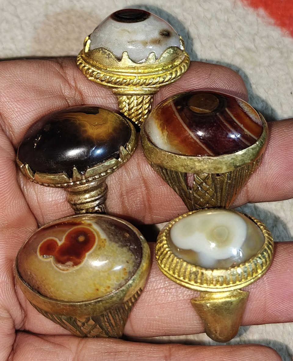 5 محابس سليماني و داودي شرط حجر طبيعي هندي جمله فقط سعرهن 45 الف واصل يمك سعر نهاية أي استفسار مراسلتي على رقم الواستاب ***********
