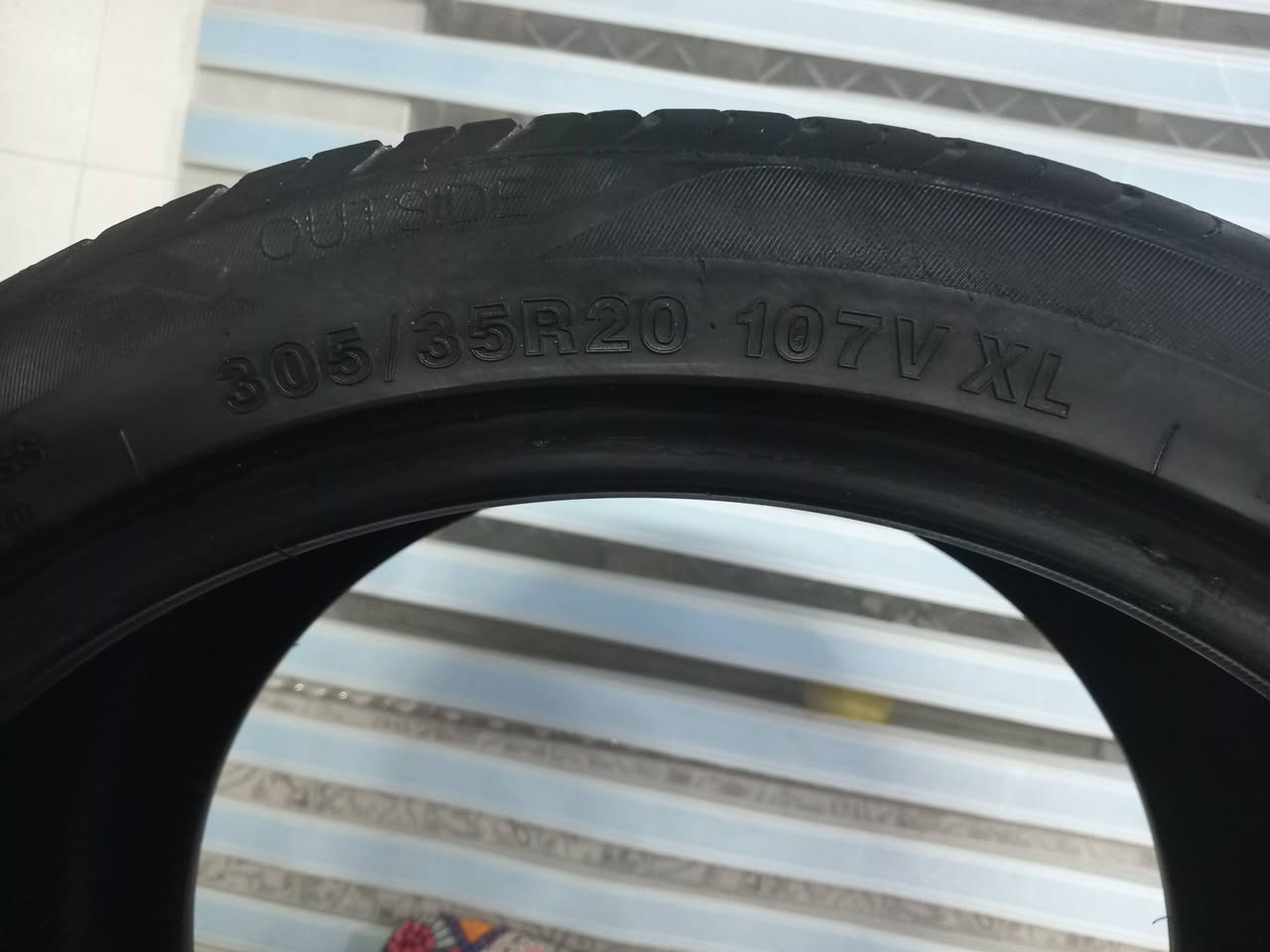 للبيع تايرات حجم ١٩ كلش نضيفات السعر ٨٠ مكاني بغداد الجديده الاتصال ***********
