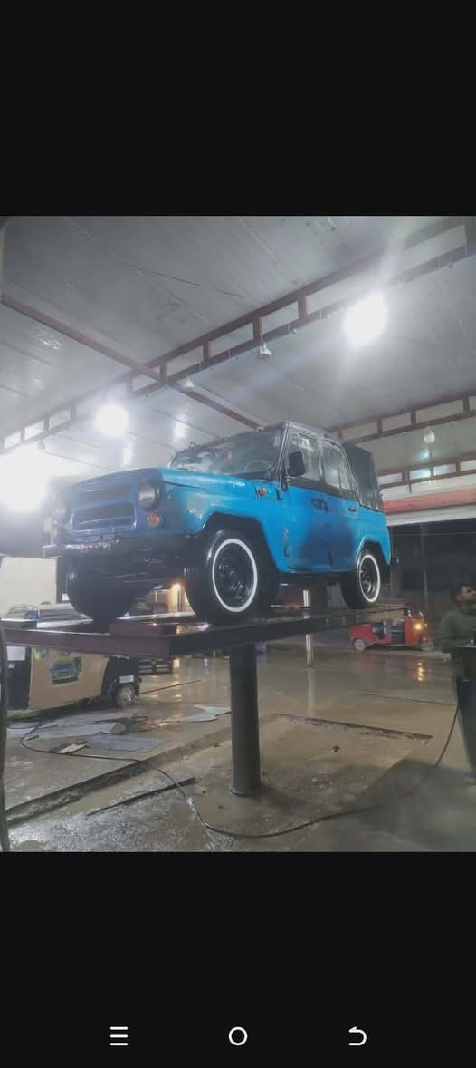 سلام عليكم سياره البيع ٨٨ جاهزه من كلشي تخم تاير جديد كير جديد كامله سياره ***********
