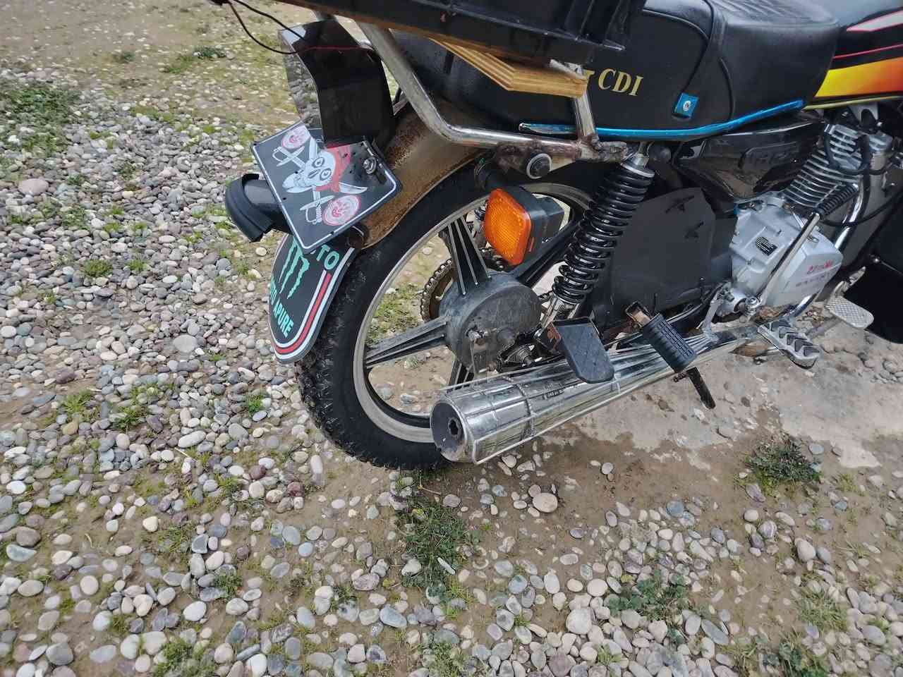 السلام عليكم موطور سيفان ابو الدرع وزن ثقيل للبيع موديل 2020 موطور نضيف كلشي مابي كلو شغال كهربايات سلف كلشي شغال المحرك معمر فقط كزوز كاتم محرك نشاط فول كلشي بي جديد حته ضفيره جديده ماتصرف علي ربع موطور مال جناي  #ملاحضه الصندوك مو ويا الموطور متوازي البيعتو موتجي وتكسر بي شراي اشلع عيوني مو شراي لاتراسل ولاتتصل 
 السعر 500 وبي مجال شي غليل للشراي اتصل عل رقم او خاص مفتوح ***********
