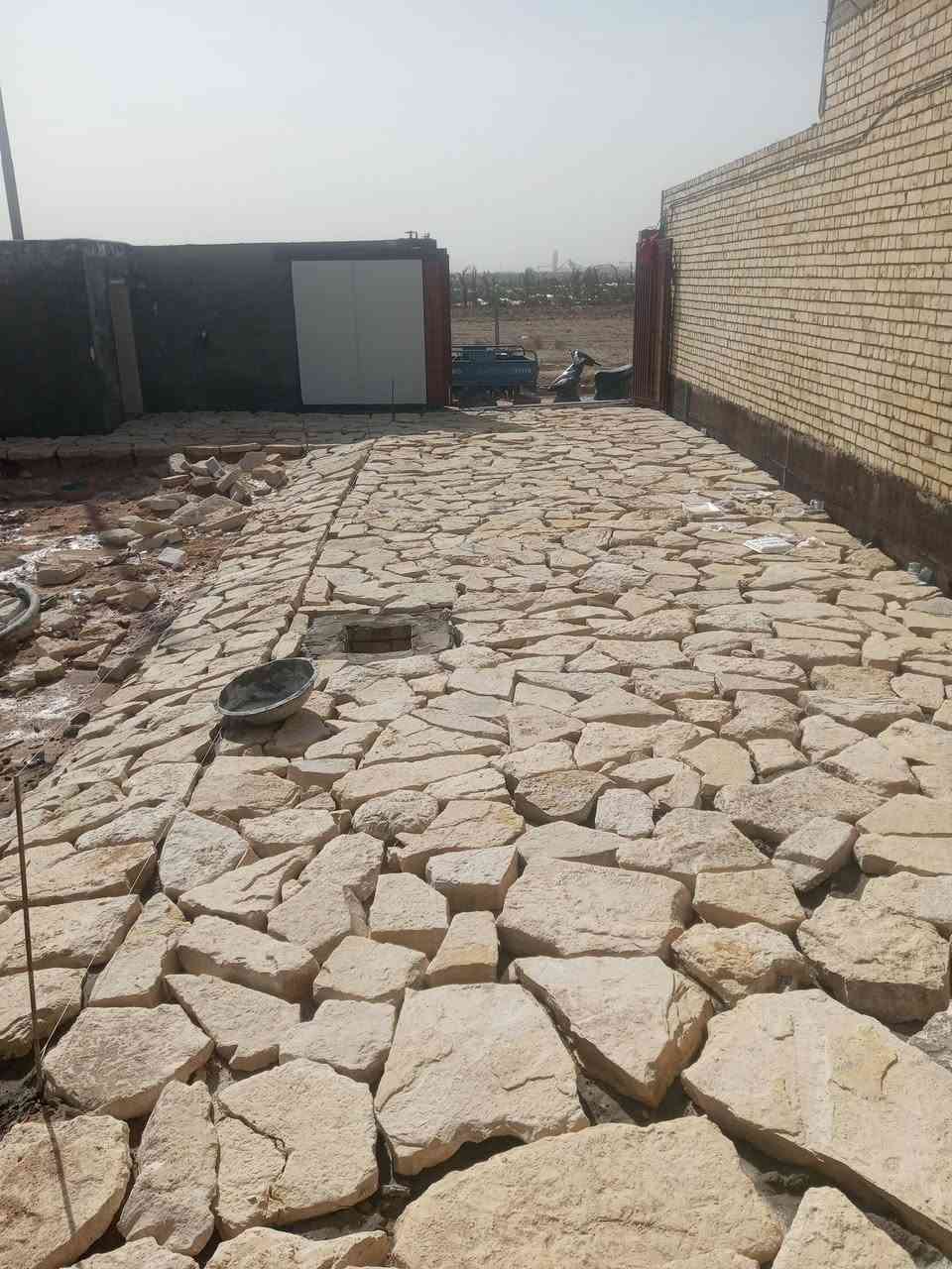 السلام عليكم ورحمه الله وبركاته مستعدون لكافت اعمال الحجر وبنسب السعار للتواصل ***********ابو علي الطائي
