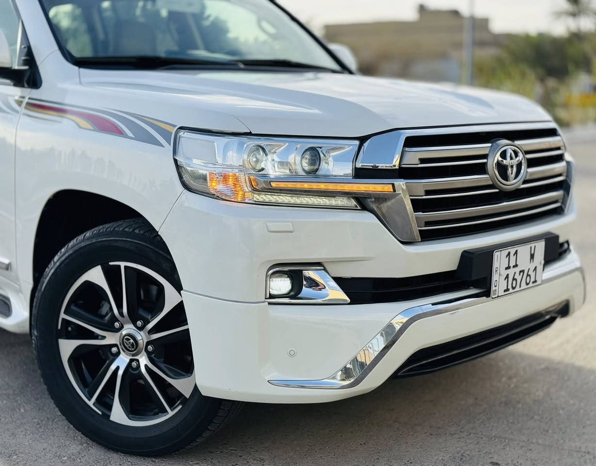 للبيع لاندكروز موديل 2017 ساز ابيض صدفي سته سلندر رقم بغداد وبسمي السياره،  المواصفات كشنين كهرباء 8 ايرباك دبل ماوس مري شفط وقلاب عند البك كشنات جلد حساس امامي وخلفي  بصمه تشغيل عدد 2 السياره 4️⃣ كامرات جديده ومكفوله كفاله عامه من الحادث والصبغ عدا الجاملغ الخلفي مصبوغ والسعرللاتصال***********
مكان السياره  بغداد
