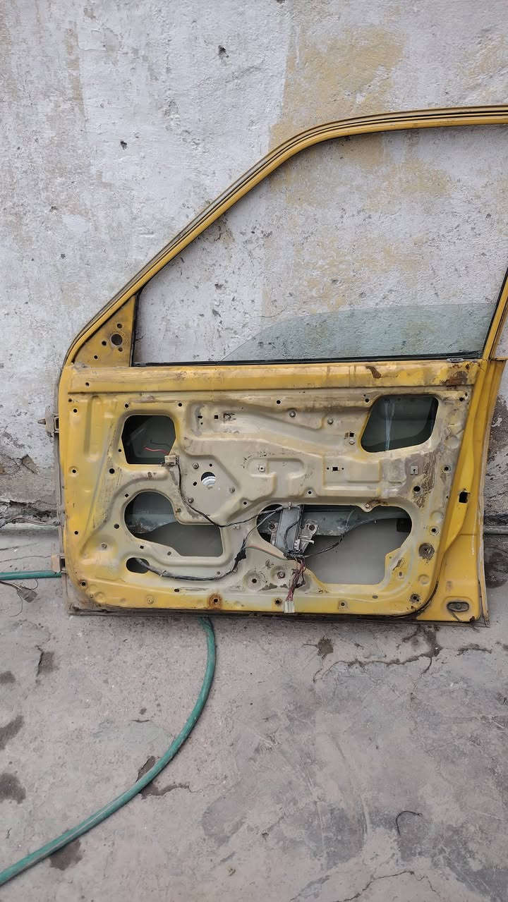 السلام عليكم باب للبيع سايبا 11 نضيف كامل جامه وماطور. ونرمايد
سعره 30الف ***********
