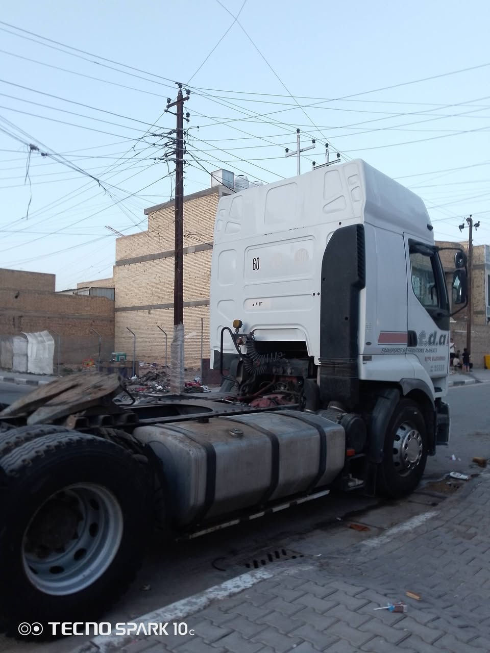 سلام عليكم رينو للبيع رقم بغداد  موديل 95 سياره كأسره رنك بس تمشي ما بيهه اي شكال بل سنويه صهريج تحويل مباشر مكانهه بغداد الحسينيه سعر 65وبيهه مجال رقم ***********
