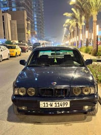 BMW 525 حجم  1992 موديل مسكر  سيارة M داخل خارج  كامله بدون نقص  كشرهة...