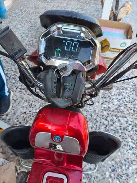 السلام عليكم دراجه شحن هارلي  للبيع  نظيفه بس سكرتير مال شحن عاطل بطاريه جديد للتواصل على رقم *********** مكان بغداد سريدات
