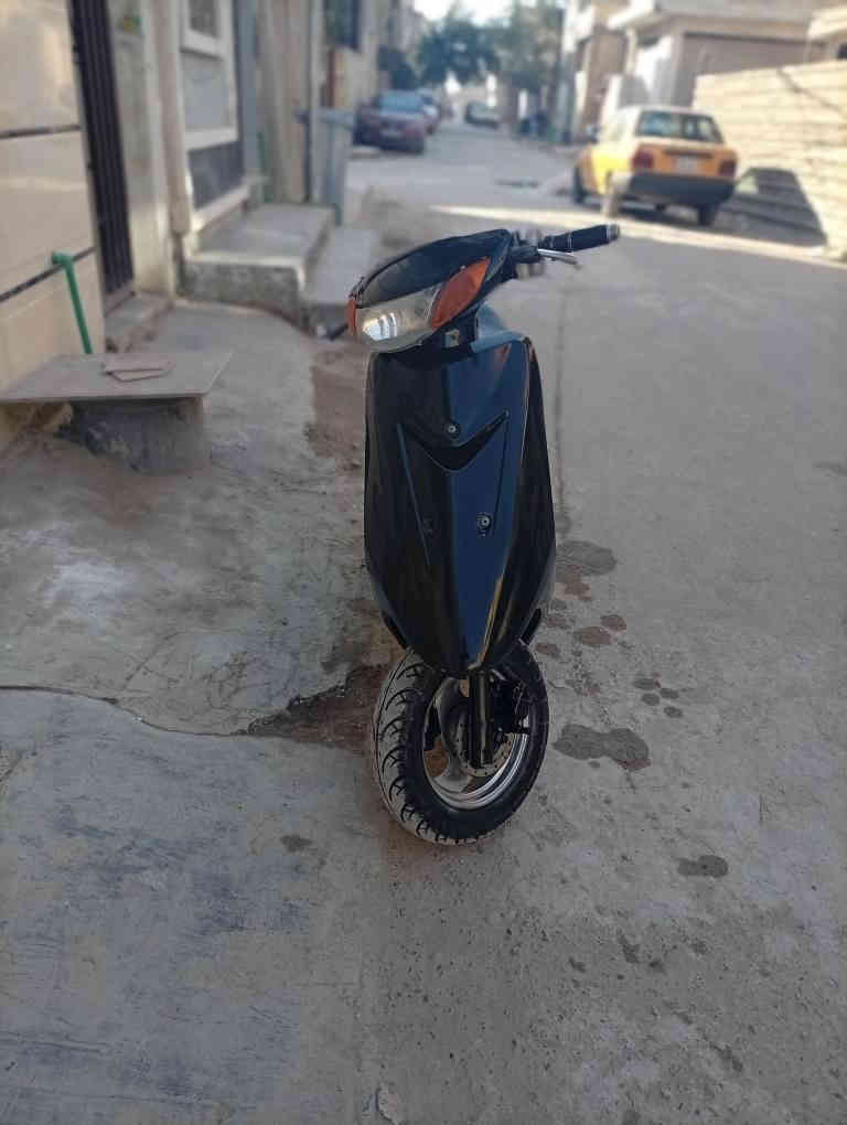 السلام عليكم عندي دراجه عصفوريه 60للبيع دراجه جاهزه من كلشي مكينه بلاد حته سلف مالتهه بلاد دراجه جاهزه من كلشي سلف هندر شغال كهربائيات شغاله فقط نقصهه كتف مال اشاره فقط والباقي جاهز دراجه نكره بكل وكت السعر 275وبيهه مجال بسيط المكان  بغداد الشعله خطيب الزراعي رقم الهاتف ***********
