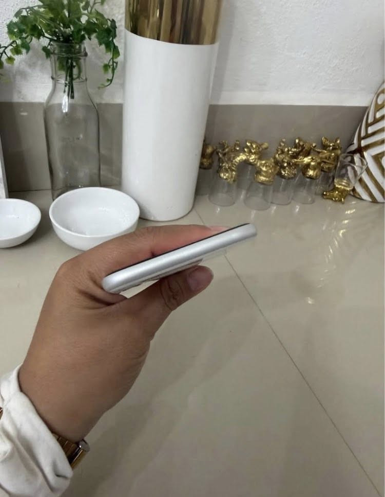 السلام عليكم 

للبيع سعرو 175 وبي مجال 
ايفون SE2
2020

الجهاز معروف بل سوك تحديثات ما تكف 
كاميرات تخبل  بوبجي ٦٠ فول سلاسه 

نظافة الجهاز 98/100 باقي التفاصيل بل 
صور واضح 

ملاحظه الي معرف الجهاز لا يجي يتعبني 
مكاني جانب الايمن


**إذا كنت صاحب هذا الإعلان وتريد حذفه لأي سبب، رجاءا أرسل رسالة إلى الدعم الفني**