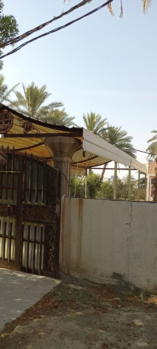 السلام عليكم سقيفة جينكو ثقيل طول 12 م وعرض 5 م تأخذ سيارتيتن السقيفة حلوة ونضيفة عارضها ب650مكاني بابل معمل السكر للتواصل ***********
