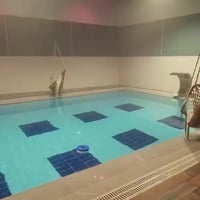 مزرعة ٢١٢ • بلد مدخل ٣ • مسبح حار كبير