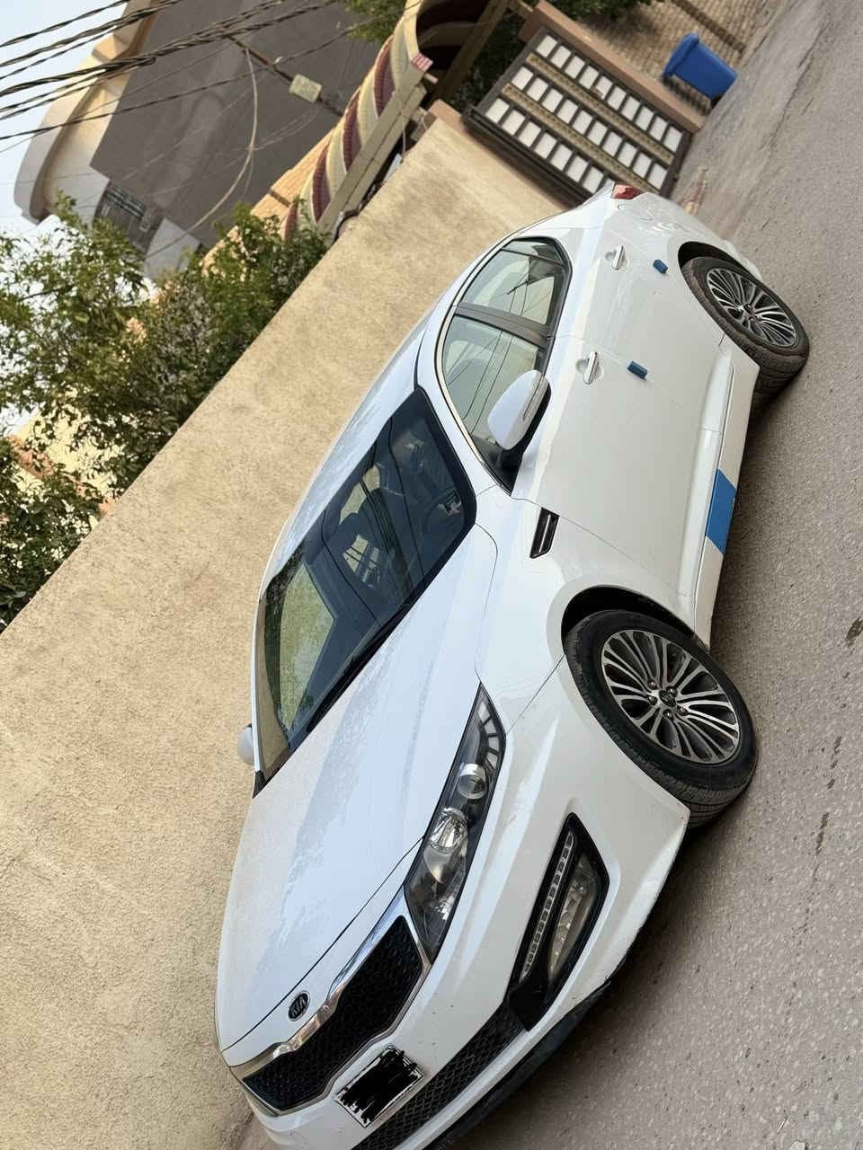 السلام عليكم
اوبتما 2013رقم بغداد باسمي 
محرك 2400دوش فول مواصفات بدون بنراما 
بيها فقط قطعه صبغ جاملغ امامي 
تبريد قطعتين بنراما شفتات سرعه 
تحكمات جهتين حساسات 
السعر125 
***********
