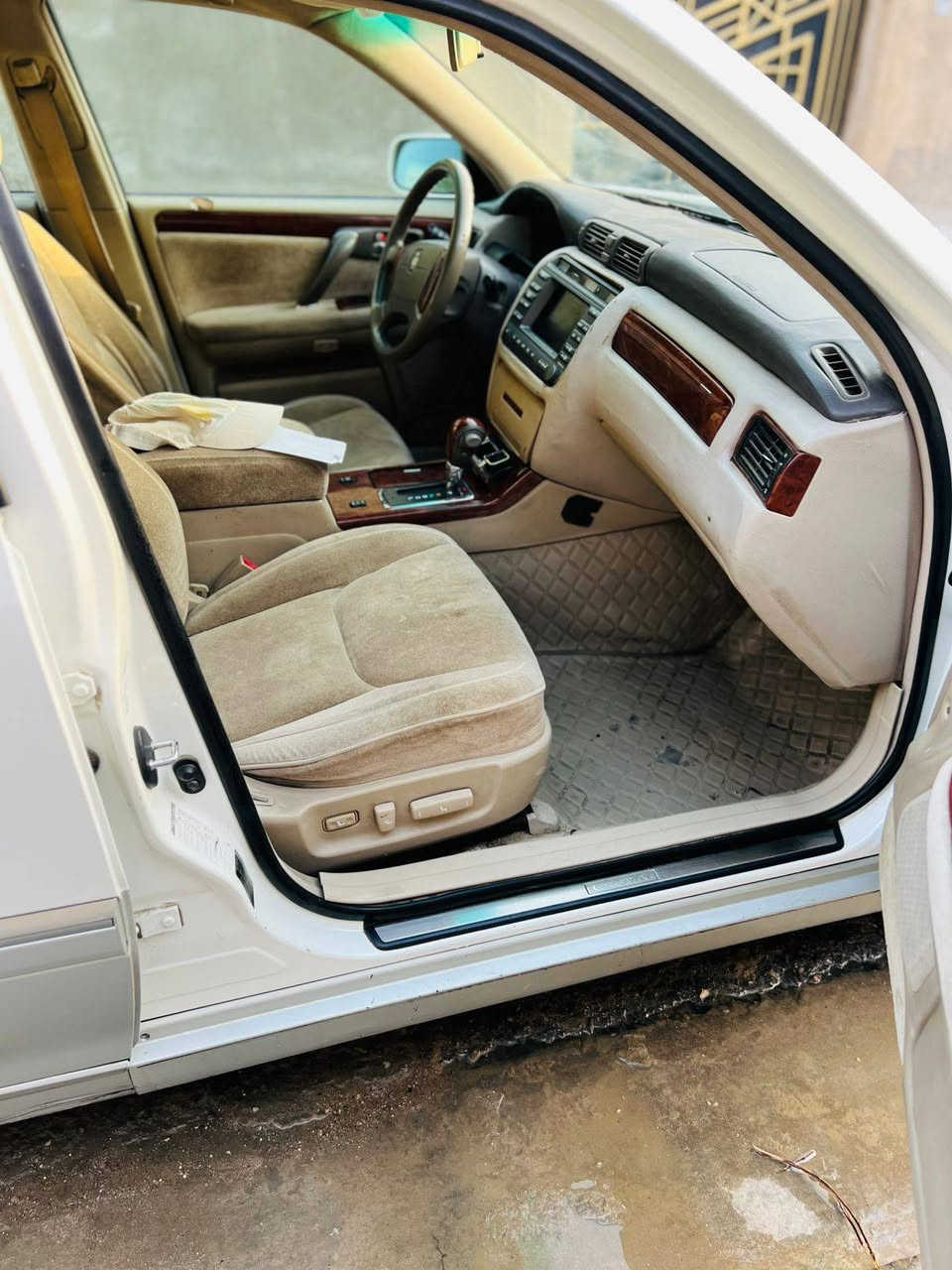 جنون أدوات أدوات كفاله من الكص دكمتين ديفور زغير سياره جاهزه تايرات جدد باتري جديد بس حداديه نص عمر السعر 50 والمكان بصره الاستفسار ع رقم ***********
