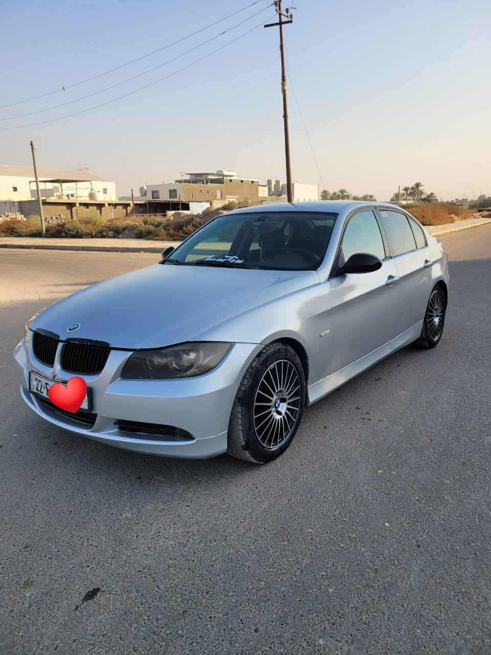 السلام عليكم 
للبيع  bmw e90 2008حجم 328 محرك ٦سلندرمحرك صقر  28 m54  محرك كير جدد تخم تاير جديد صدر  امامي جديد قبل يومين شاده خلفي نص عمر نقص تبريد داخل نظيف مصبوغة حزام رقم اربيل السعر 72 تنزل 2ورقة غرامة اخذ صافي70 قفل قفل العنوان بغداد المحمودية للاستفسار الاتصال على ***********او *********** بغداد, العراق
