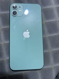 ايفون 11 عادي جهاز كلش نضيف ومكفول البطاريه 72 العنوان بغداد الدوره 07...