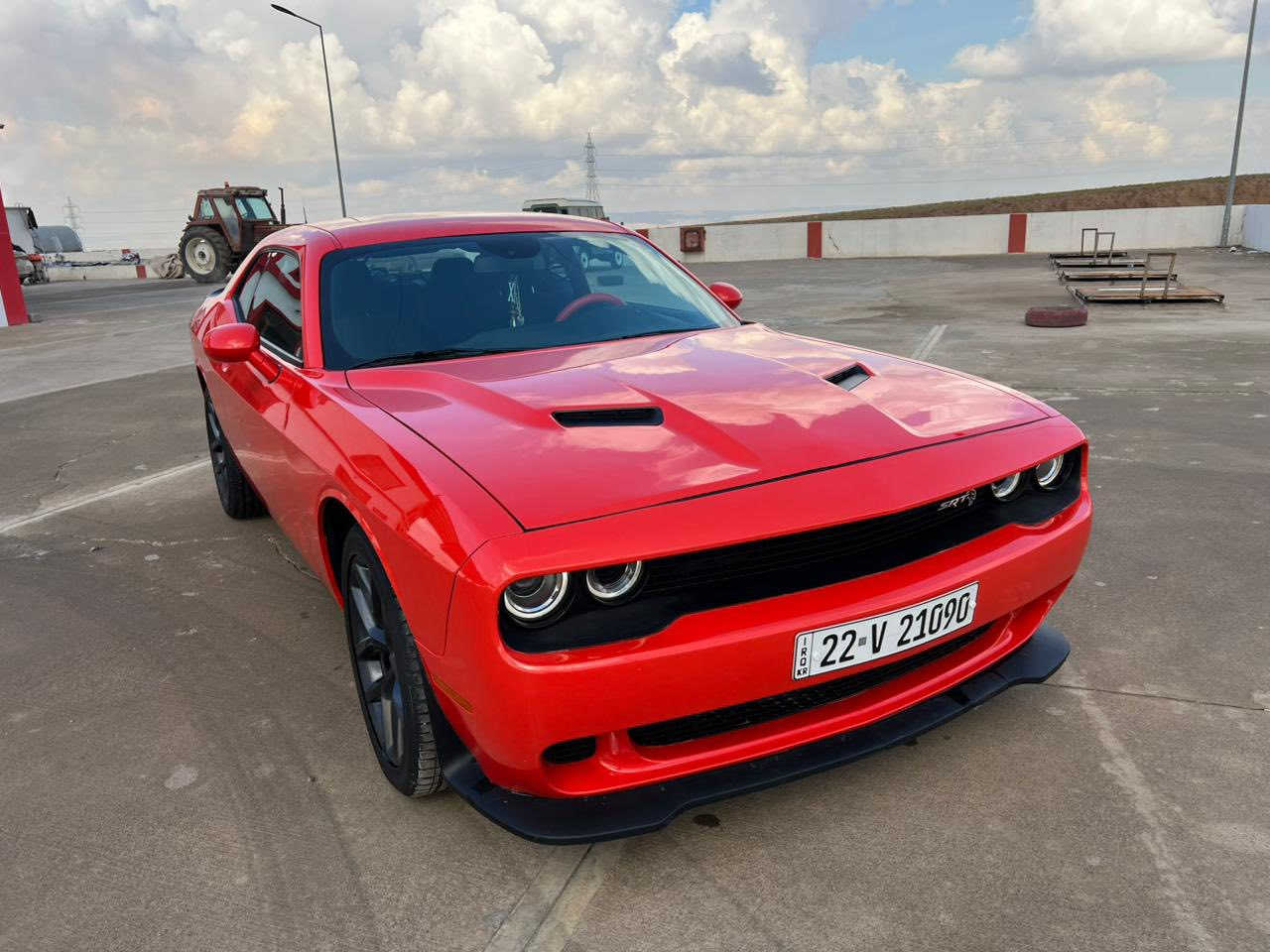 سلام عليكم
Dodge chlanger 2023 sxt 
لون مميز برتقالي
مواصفات معروف 
سيارة بيها ربع بنيد صبغ مكانين pdr 
سيارة جديد مابي مصرف 
ماشي ٣٢ الف 
رقم شاصي 2C3CDZAG6PH554137
مكان اربيل 
سعر ٢١٥ مجال 
رقم الهاتف *********** 
واتساب موجود
