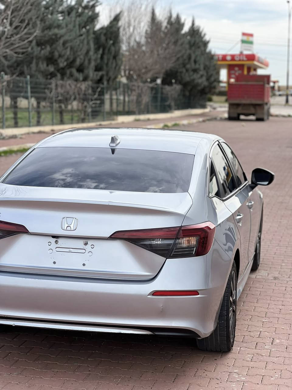 هوندا سيڤيك موديل 2025 شكل حديث  السعر 137 $ مجال   ماشيه فقط 9 mil مواصفات محرك 2.0 تنفسطبيعي  كاميرا خلفية 3 أنظمة قيادة كاميرا امامية للتحذير من الاصطدام مانع تزحلق شاشة لمس قياس 9 إنش نظام صوتي ممتاز وميزة الشحن اللاسلكي للهواتف مصابيح أمامية من نوع ليد، تكملها مصابيح نهارية ومصابيح هالوجين أمامية للضباب مثبت سرعة نظام التحذير من مغادرة المسارالمحافظة على المسار التعرف على المشاةبدون رقم تترقم شيمالي اربيل دهوك سليماني حادث فقط باب و شبر جملغ بدون دواخل گير محرك حجر گزوز شرط  مكان سياره عقره ابعت عن موصل و اربيل ساعه رقم موبايل *********** واتساب رقم اسيا ***********
