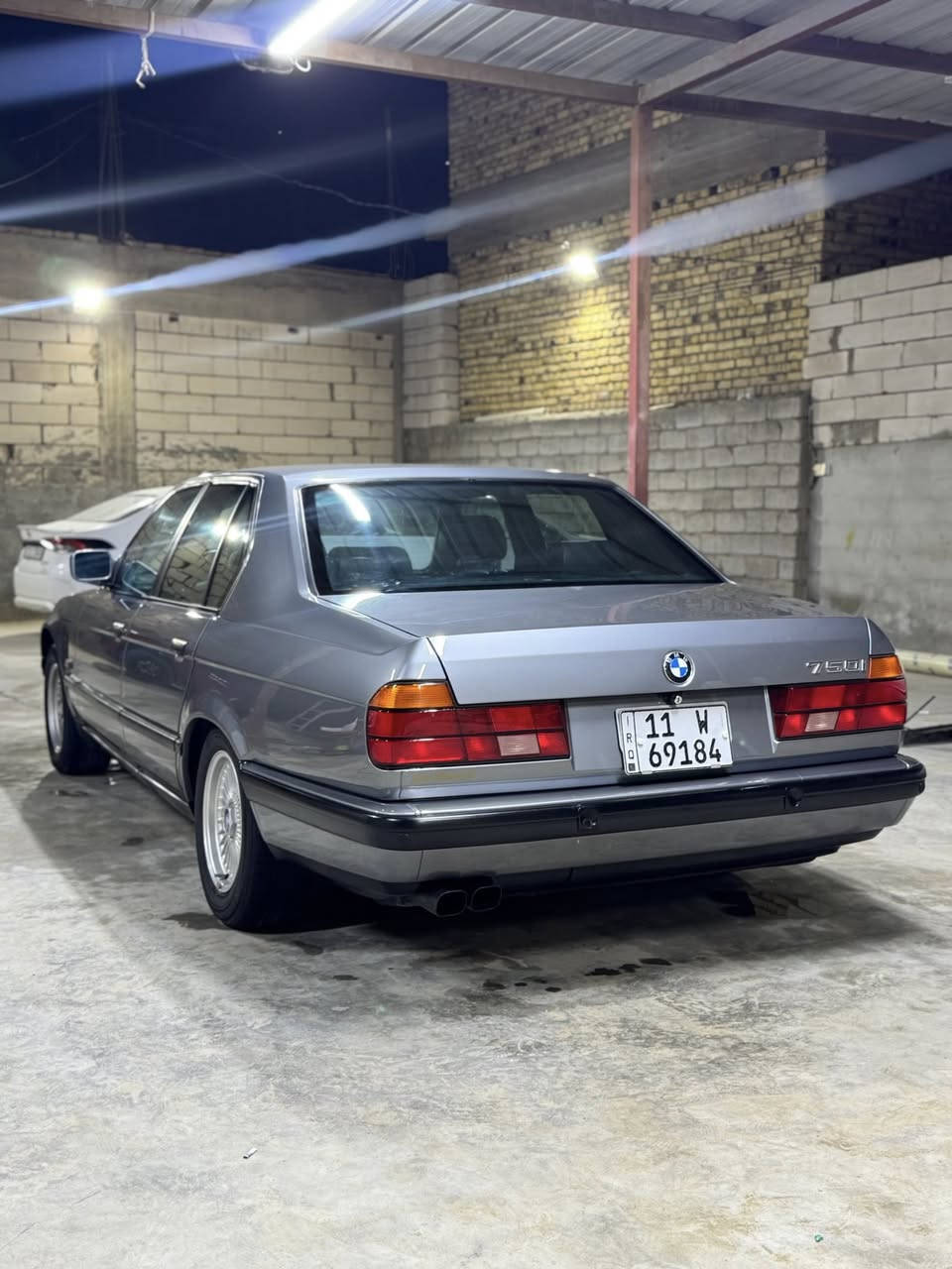 السلام عليكم
E32,750i,V12,5000,1994
السياره فول مواصفات للاخير
-دبل جام
-جنطه شفط
-حساس امامي خلفي دعاميه
-دبل جكمجه
-دبل ايرباك
-داخل اسود كارتير جلد بلكامل صاج ملكي 
-تنته اسود شاموا كامله سقف اسود
-ويل كب50شعاع 
-جعمقه كهرباء
-لايتات زنون
-تخم تاير كوري
-داير طافي اصلي لمتدد حتى دعاميات
(مكان السياره الديوانيه وباسمي وجديده جدا وجاهزه وسعرها 115ورقه) وهذا رقمي للاتصال ***********
