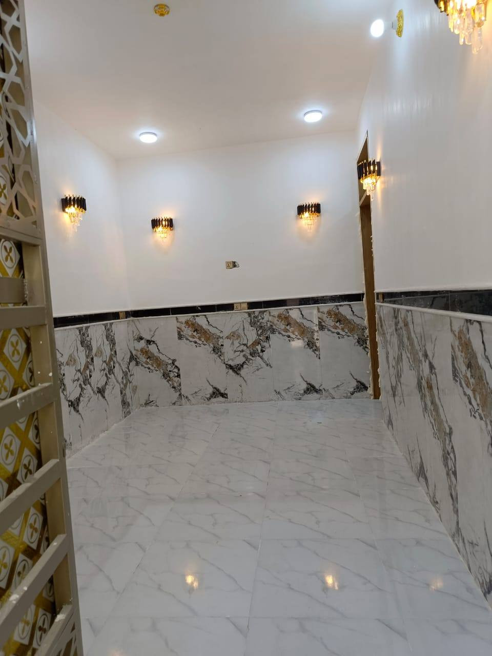 يالله بيت للبيع المساحة ١١٥ متر طابو زراعي سند ٢٥ بناء حديث طابوك صب مسلح كل الخدمات موجودة تبليط ومجاري العنوان طويريج حي الجمعية شارع ام البنين السعر 63 مليون مع المجال تفاصيل أكثر الاتصال على الرقم
***********
