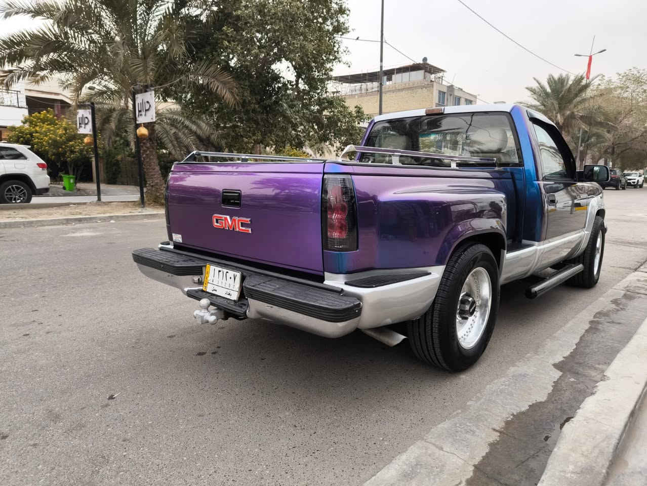 GMC  كلاسك للبيع او مراوس

موديل 1993

السيارة معمرة ومجهزة بالكامل دشبول والداخل 

 كله نفخ  

مكينة بلادية 

الكير فور ويل 

تخم تاير جديد 

[#مكينة](https://web.facebook.com/hashtag/%D9%85%D9%83%D9%8A%D9%86%D8%A9?__cft__[0]=AZa9RmsDTI_pOLYMB44peJsjzSv-mQ_DyS7MsMUDnIsJAtg4ptnBLiYY8C5id7Hx3bwJVAtKQ7f4Izx9e-Q7oTULDYKkBk7H1VJbbp1BGJgyP_vbVwB6Mgyq6ZbiRaTwy-BF3ecYMDu1JhAAmnKjc-5R&__tn__=*NK-R) 350 

[#كير](https://web.facebook.com/hashtag/%D9%83%D9%8A%D8%B1?__cft__[0]=AZa9RmsDTI_pOLYMB44peJsjzSv-mQ_DyS7MsMUDnIsJAtg4ptnBLiYY8C5id7Hx3bwJVAtKQ7f4Izx9e-Q7oTULDYKkBk7H1VJbbp1BGJgyP_vbVwB6Mgyq6ZbiRaTwy-BF3ecYMDu1JhAAmnKjc-5R&__tn__=*NK-R) 700 

 السيارة جاهزة من كل النواحي والتبريد ثلج

السيارة عليها نصبة تجنن والعين بالشارع بس عليها 

للاستفسار التواصل على

***********

***********
