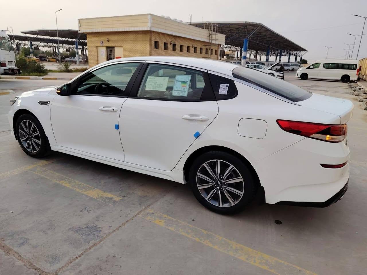 السلام عليكم
السلام عليكم 
اوبتيما خليجي موديل 2020 فول مواصفات قماره حديد 

كفاله عامه بوضع الشركه ماشيه 120 الف 

رقم بصره مشروع وطني تحويل مباشر 

محرك 2400 دوش شرط مامفتوح 

فول مواصفات السياره جديده وجاهزه كير ومحرك وحداديه وتبريد وتخم تاير جديد كله بوضع الشركه 

السعر (178) مكان السياره الناصريه مركز 
الهاتف ***********
