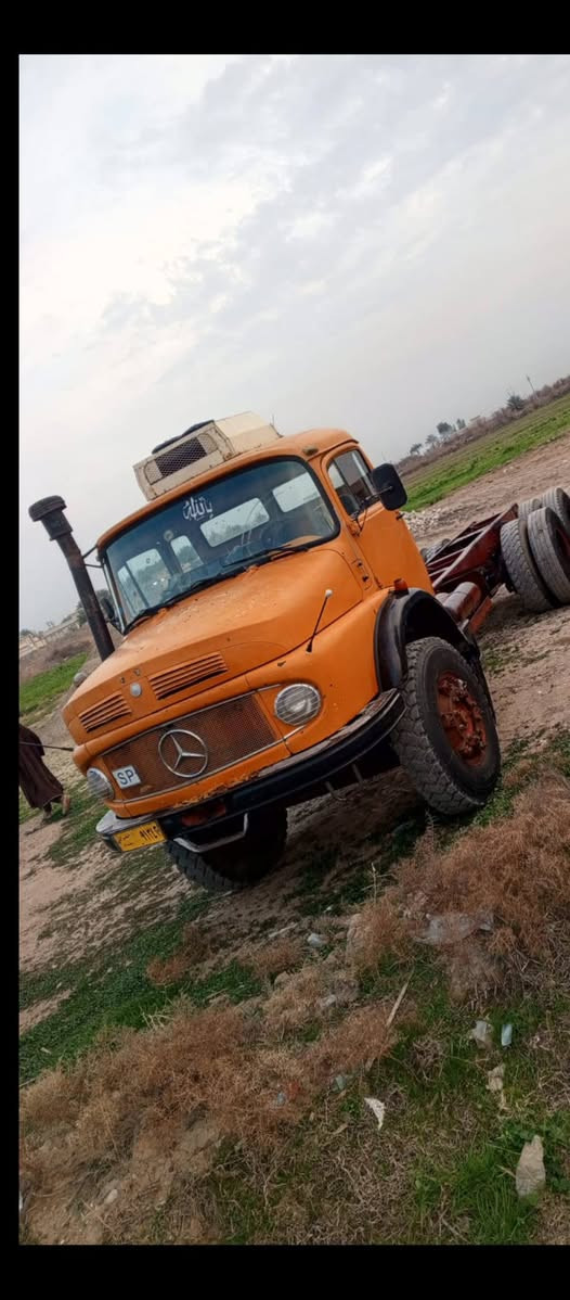 سلام عليكم قجمه للبيع موديل 82 بلاديه شاصي مكفول كفاله عامه مجموعة جيف 17شركه محرك ستندر مجفت جديد كير 111 جديد بس القماره مصبوغة جماليه تخم تاير رقم بغداد نكليزي باقي عل ستلام لوحات سياره جديده بس القماره مبخره للاستفسار الاتصال ***********.….....***********
