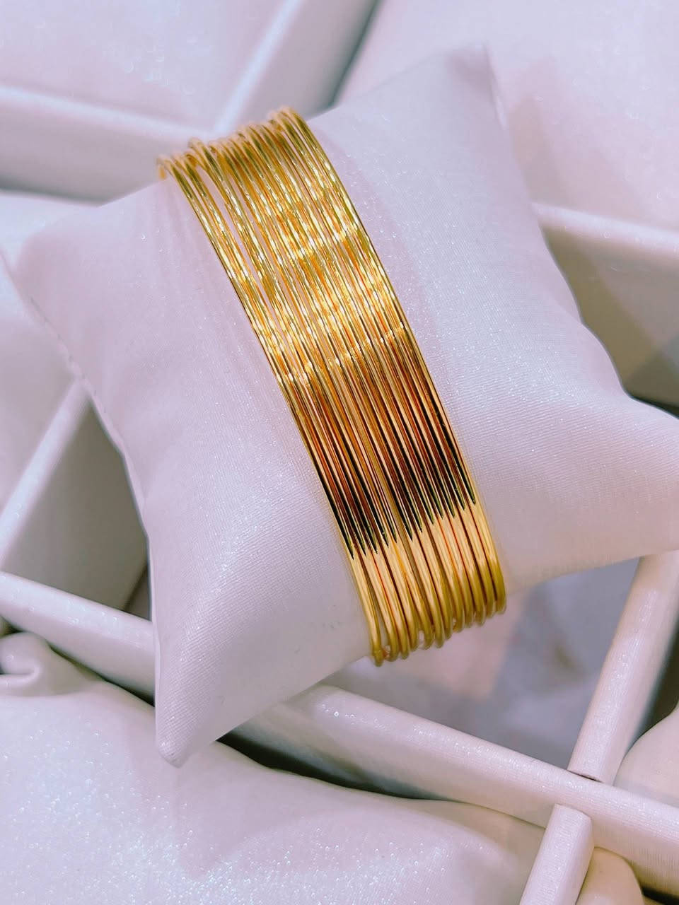 ذهب ‏برازيلي ضمان حقيقي
‏وطلاء ثابت يوجد خدمة توصيل كل العراق
‏التواصل على البيج على الأرقام
‏‎077 0946 7523
