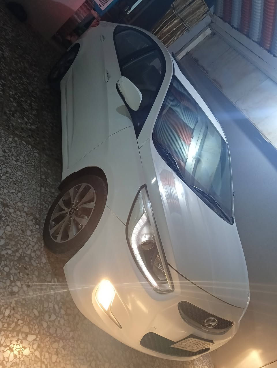 للبيع اكسنت موديل 2016 فول مواصفات سياره جاهزه تخم تاير حداديه تبريد جديد هستوني سويته منضومه كامله رقم كربلاء بسمي مكان سياره نجف ***********
