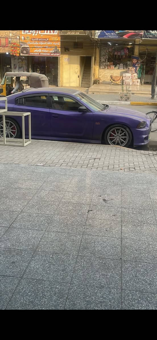 للبيع جارجر 2014 ارتي ماكس حادثها جاملغ السايق الامامي  واهنانه مصبوغه احزام رقم بغداد  سياره مناقصها اي شي لون مميز بنفسجي اصل السعر 130 وبيها مجال رقم الهاتف *********** مكاني بغداد الدوره
