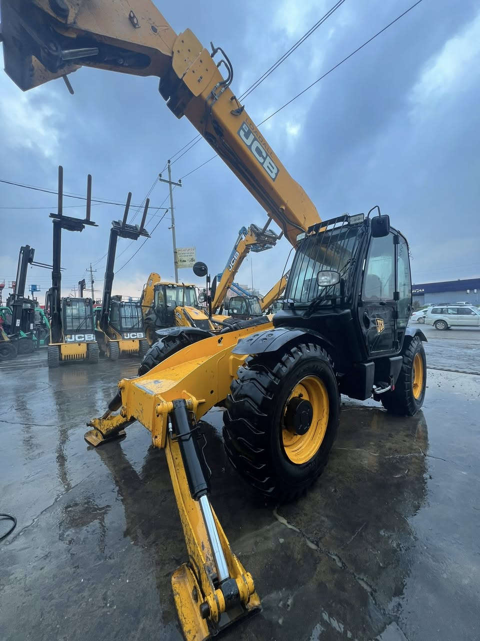 2008
مرقم كركوك 
مشتغلة بالعراق 
تايرات حاله جيدة 
اكسلات نضيفة 
***********
***********
✅✅✅✅
