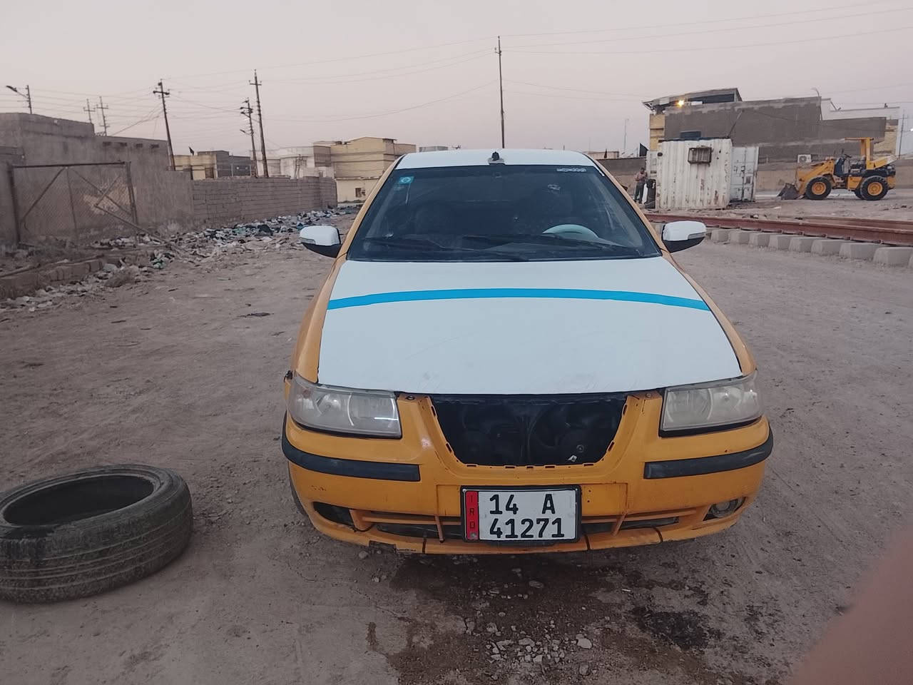 السعر 20 قفل
سياره جاهزه للبيع بيها كازكيت خابطه رقم جديد مصفره عليها ١٠٠ الف بس باتري جديد تبريد شغال كير نعمه من الله بلكات جدد سياره حلوه راعيها موجود *********** مكاني بصره 
موديل 2011 لايتات ثلاث الوان ورماشات كهربائيات كلها شغاله
