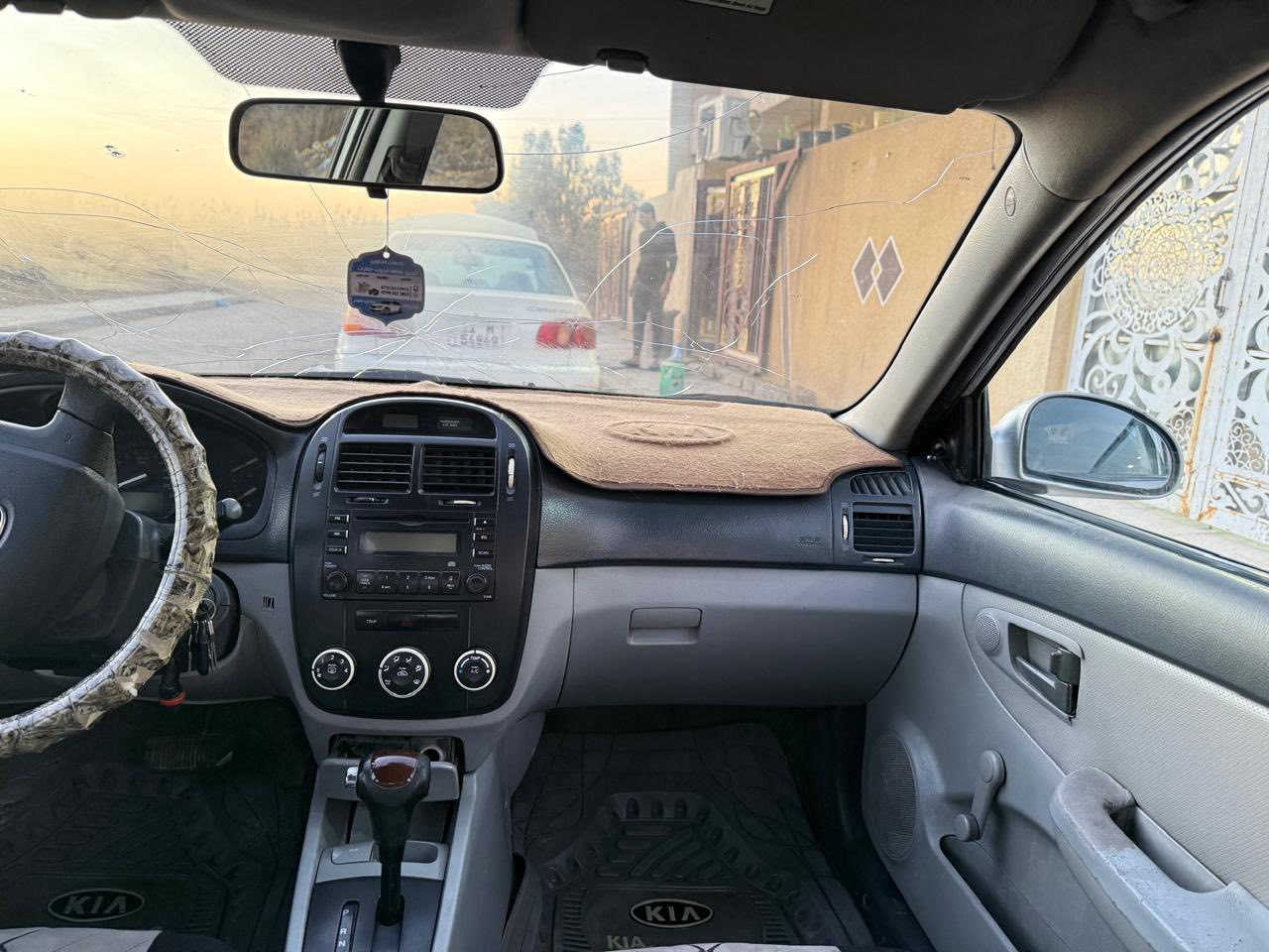 السلام عليكم اسبكترا موديل ٢٠٠٩ رقم بغداد گير مكينة٢٠٠٠ كفالة تبريد تدفئة بيها قطع صبغ بدون دواخل اتصل وبيك خير وتدلل ***********
