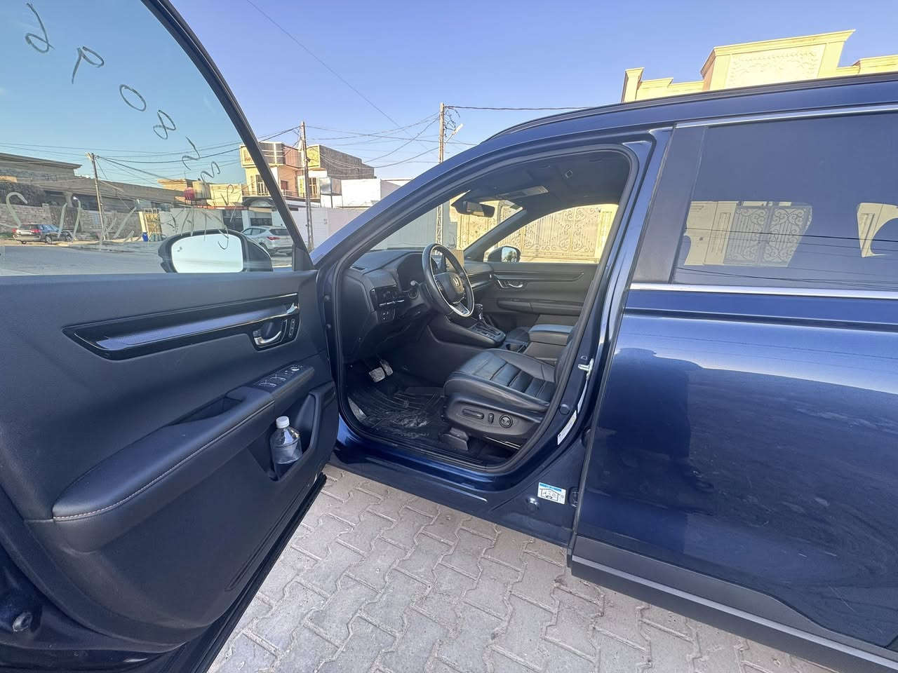 هوندا CR-V هايبرد  موديل 2024
 صنف ( تورنك ) اعلى صنف 
لون گحلي او متعدد الالوان 
محرك 2000cc هايبرد اقتصادي. 
دخول جديد 
أضافات 
دفع رباعي 
ثلاث حالات قياده
فتحة بالسقف عدة حركات 
رادار 
مانع تصادم 
تحديد مسرب 
سمارت كي بصمة تشغيل 
بصمة فتح أبواب 
بصمة فتح صندوق الخلفي 
كراسي جلد 
كراسي كهرباء 
ميموري كراسي امامية 
مانع تجاوز بالمري الجانبيه
تشغيل عن بعد عن طريق الريموت
حساسات امامية
حساسات خلفيه 
تدفئة مقاعد اماميه 
تدفئة مقاعد خلفيه 
أضوية أمامي led
اضوية خلفية led
هاند بريك كهرباء
كاميرا خلفية 
حساس مطر 
( صبغ دعاميه اماميه فقط )
بدون دواخل 
صور الحادث مرفقة 
عداد السياره 38 الف 

السعر 225 ورقة 

 اعتذر عن المراوس بيع فقط 
للاستفسار الاتصال 

‏‭***********‬
