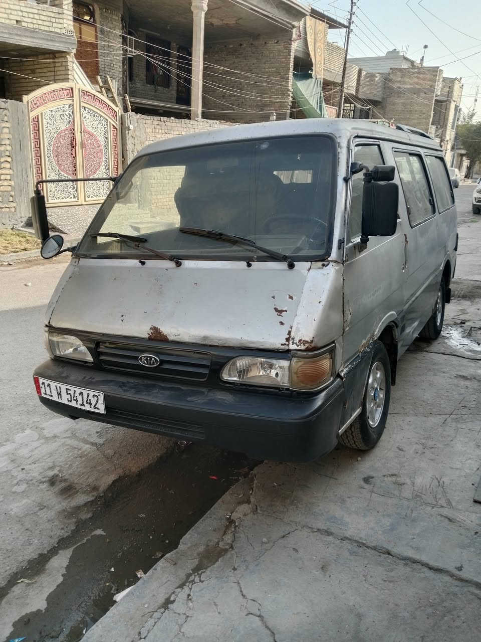 السلام عليكم من رخصت الادمن المحترم كيا بستا اللبيع موديل 95رقم انكليزي اجره مكينه وكير واكسن حلوات دوشمه عامه زوج تايرات جدد باتري جديد شواصيها نضيفات الاماميه لافطر ولاخياس صدرهه نص ونص بس وركه طاكه الوره مصفره من كلشي مستعجل عله بيعتها ب28وبيهه مجال حك الجيه مكاني بغداد البلديات وهاذه رقمي ***********
