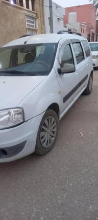 رينو لوكان ستيشن موديل 2012 جاهزة من كلشي وبسعر مناسب لباقي التفاصيل ا...