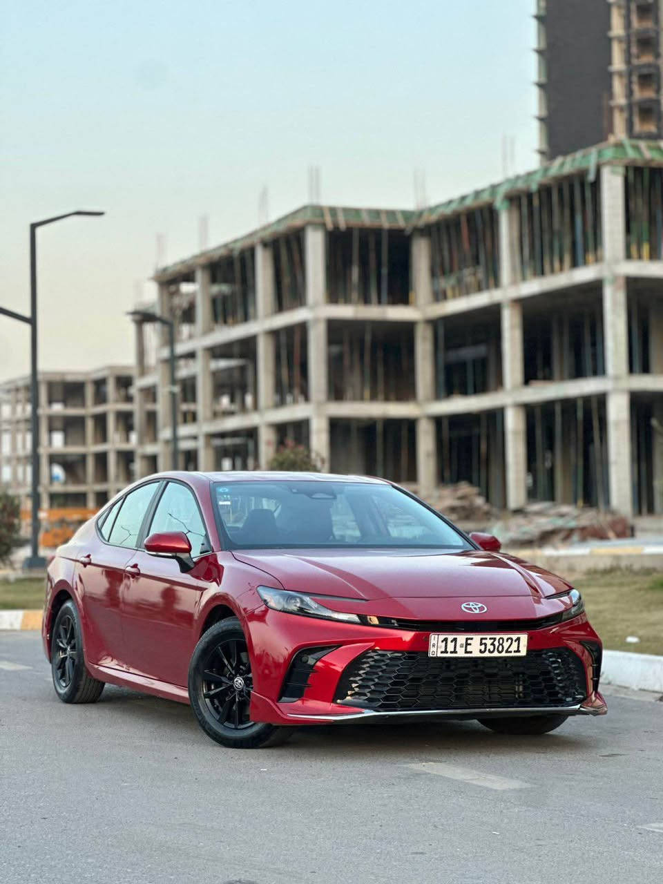 سلام عليكم 
لبيع Toyota Camryموديل 2025LE سياره جديده حادثها مثل مو موضح بل صور صبغ قطعتين مال الحادث ومن امريكا بيها البابين كلير سياره جاهزه مناقصها شي مواصفات le معروفه
سعر 200 وبيها مجال *********** بغداد, العراق
