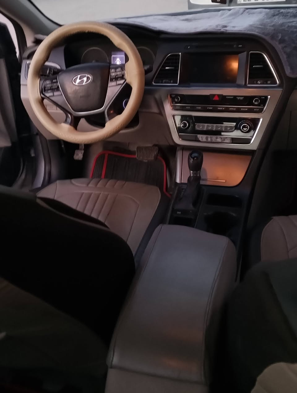 سلام عليكوم سوناتا موديل 20016  وارد امريكي سياره فول ماعده الفتحه تحكمات سترن شاشه بلاديه علمن السياره كفاله ماعده هذني السعر 135 بيهه مجال الاتصال عله الرقم *********** او رقم ثاني *********** رقم الربيل تريد امداور تريد وكاله
